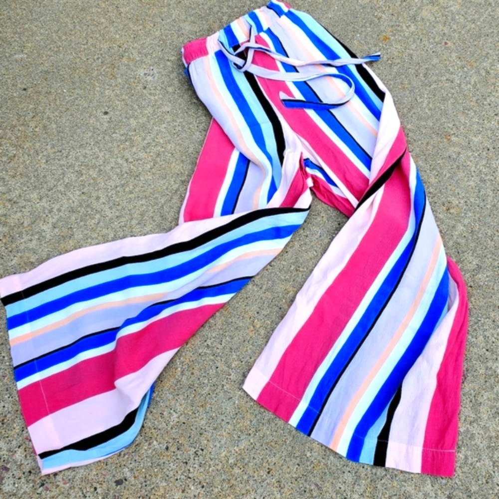 LOFT Multicolor Striped Capris- Size Medium (NWOT)